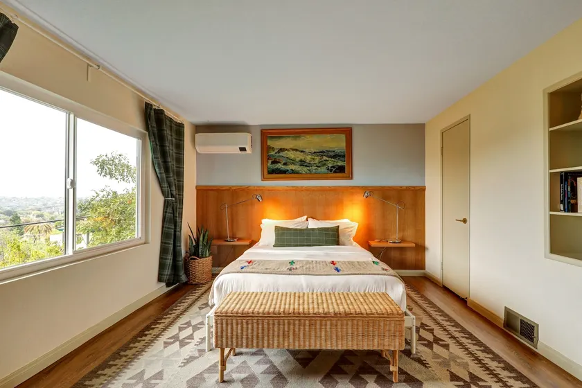 Private Studio with a Panoramic View - Image 1