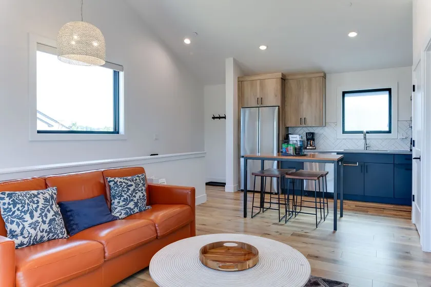 Modern Apartment with deck in Superior - Image 1