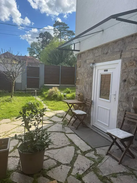 Lovely, small, air-conditioned lower level with sauna - Image 1
