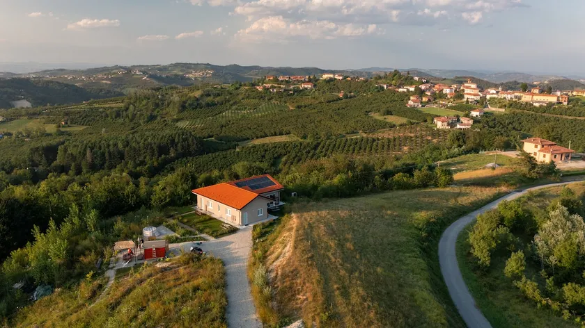 Panoramic apartment on top of the hill - Image 1