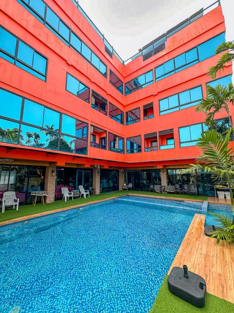 Pool villa hotel for 30 pax jacuzzi rooms art wall - Image 1