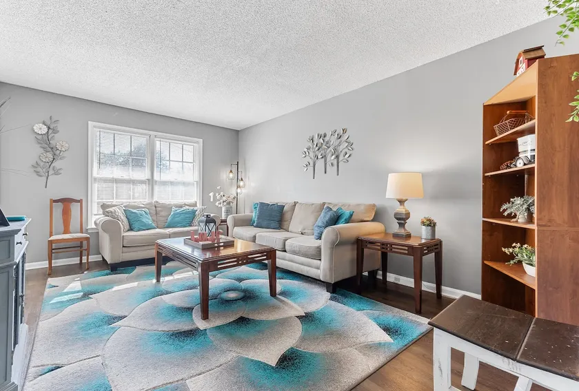 Large 4-Bedroom Home with Expansive Fenced Yard! - Image 1