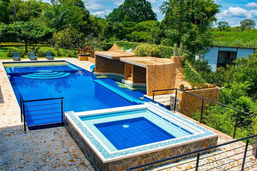 Family paradise in the heart of the coffee region. - Image 1
