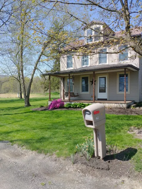 Bubbling Brook Farmhouse- your family getaway - Image 1