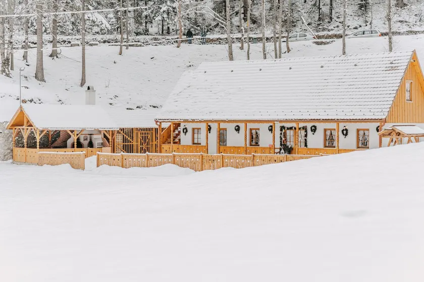 LOLO Park Resort - Image 1