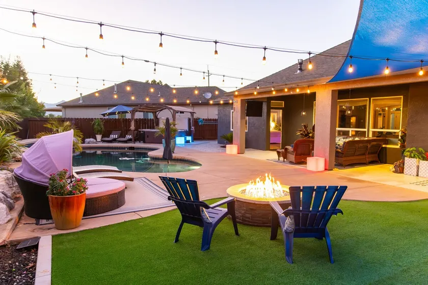 The W Resort Outdoor Kitchen Pool Hot Tub Oasis - Image 1