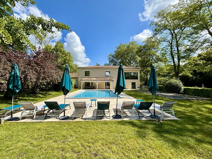 La Maison L'Eperon, stylish 5 star villa surrounded by vineyard near Saint Emilion - Image 1
