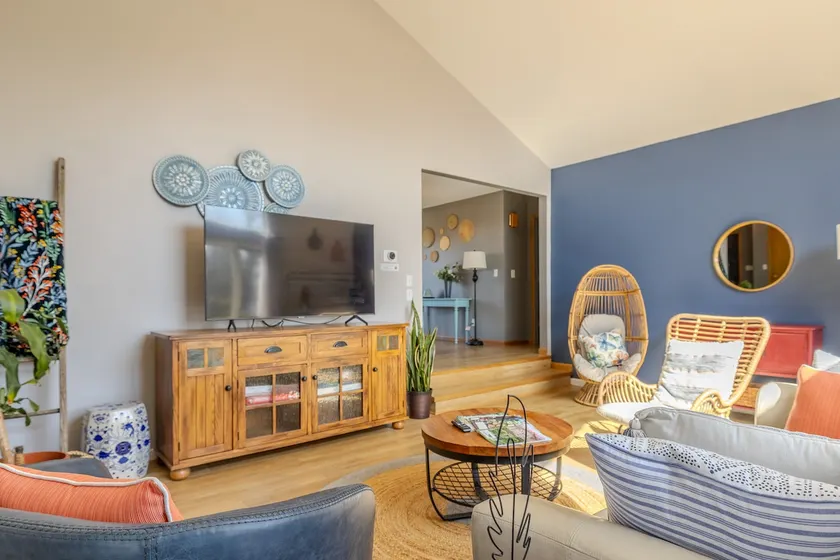 Family and big group 14 Guests 11 beds 5 baths - Image 1