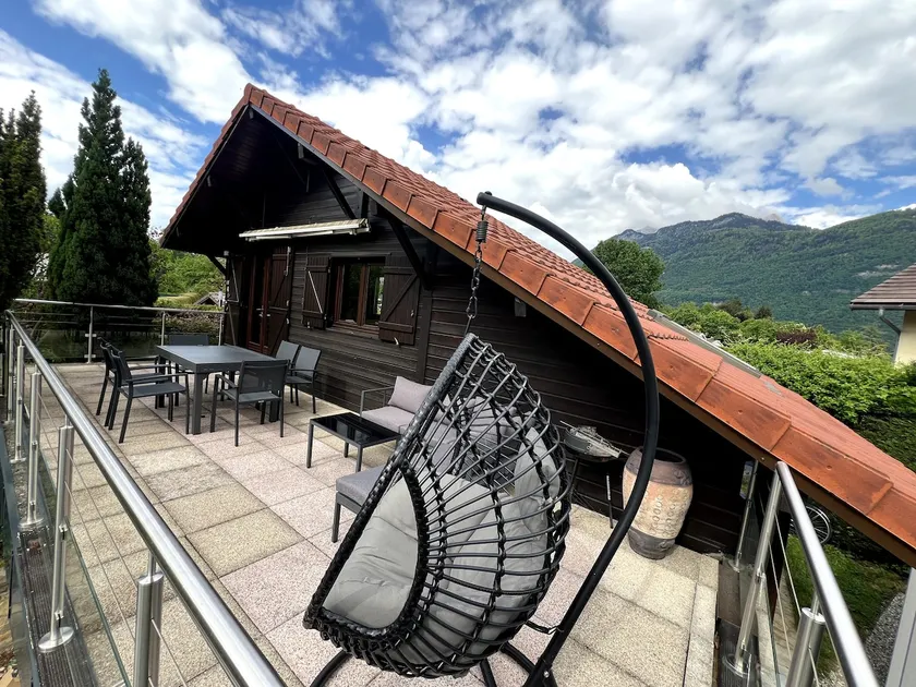 [10 Mins Walk From Lake] Lakeview Chalet Annecy - Image 1