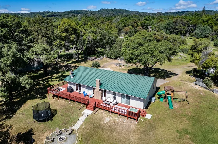 Eagle Ranch•Hot tub•Fire Pit•Kids toys•Trampoline - Image 1