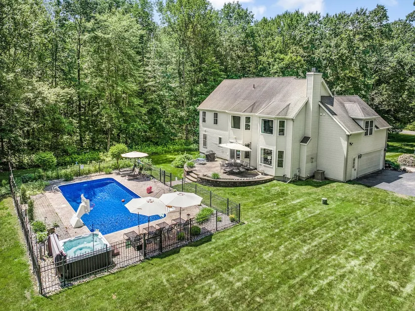Saratoga Fall Escape | Hot Tub, Fire Pit & Game Room - Image 1