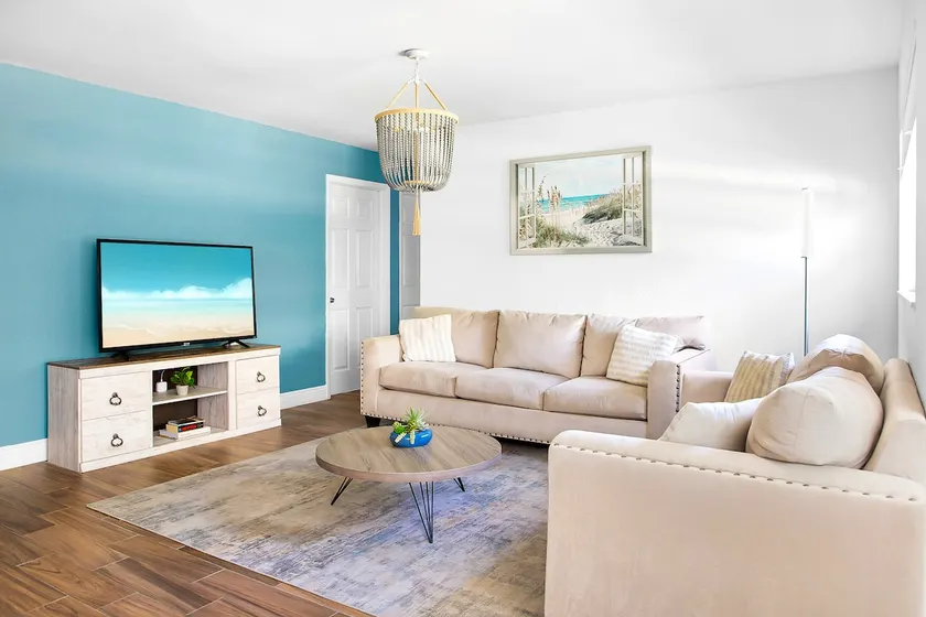 The Coastal Dream! Only 3miles to the beach, Fast WiFi, Garage - Image 1