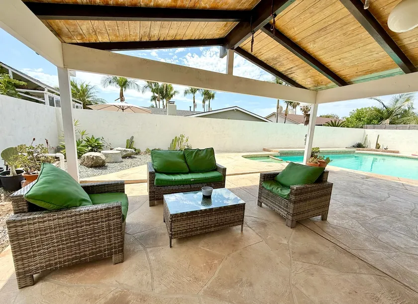 3 Bedroom House w/ Pool & Spa - Image 1