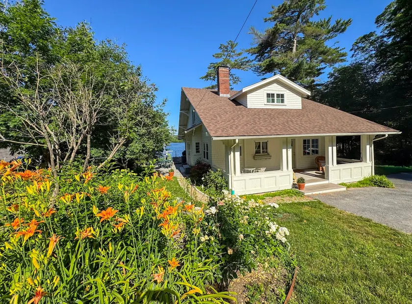 Spacious Lakefront Escape w/ 3 Baths + Bonus Bed - Image 1