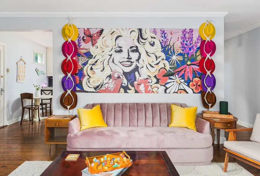 Kendall Nashville - Belle Meade Gem • BBQ + Mini P - Image 1