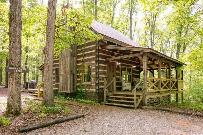 Honeymoon Cabin - Image 1