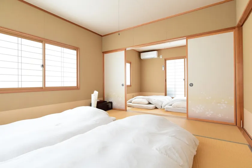 Koto House: 5-min from Station! Free parking! - Image 1