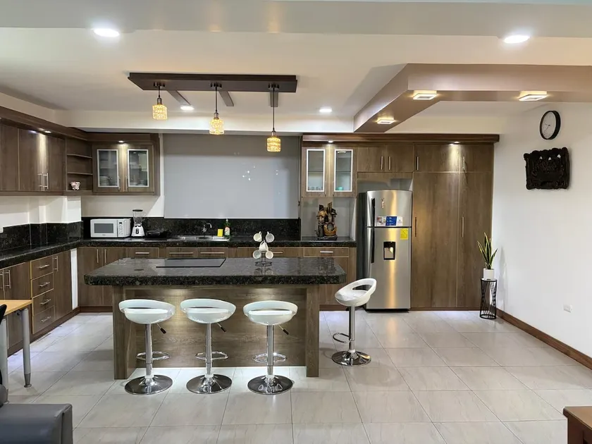 Luxury apartment in downtown Machala - Image 1