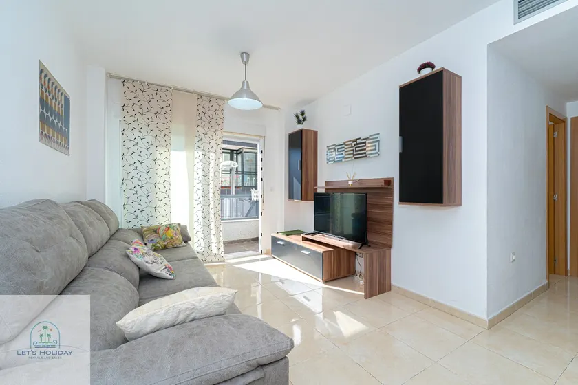 Beautiful apartment facing the sea with huge terrace - Image 1