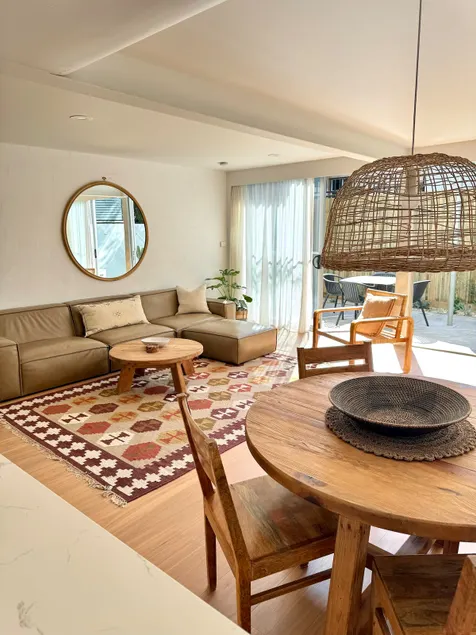 Spacious A/C apartment - dead centre of town! - Image 1