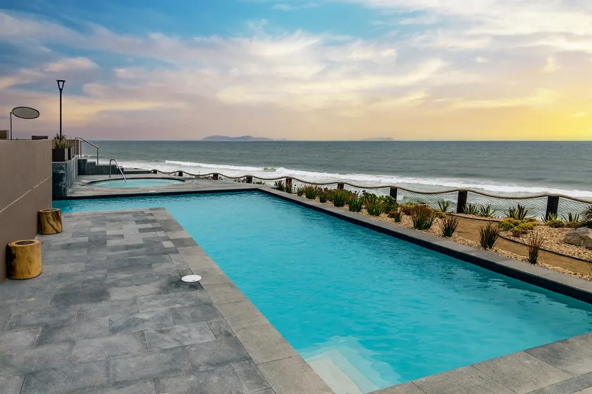 Condo Playas TJ with Balcony - Image 1