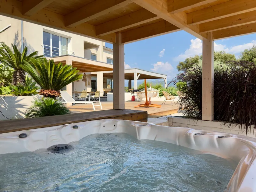 VillaSerenita Piscine chauffée, Jacuzzi, Ping-Pong, Pétanque - Image 1