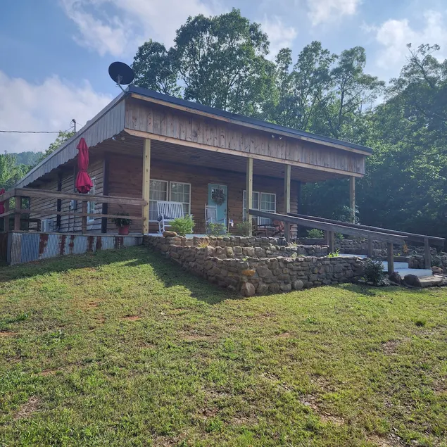 Unique Country Cabin Meets Farmhouse Modern!!! - Image 1