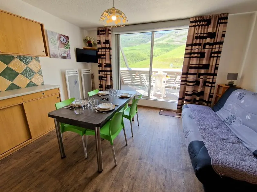 Studio cabin for 6 in Piau-Engaly with balcony and slopes view - Image 1