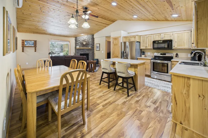Cheerful 3-Bedroom Cottage - Image 1