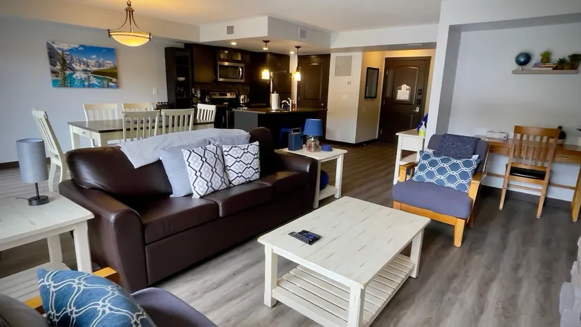 Spacious & Bright 2 Level 2Brm/2Bth Condo w/HotTub - Image 1