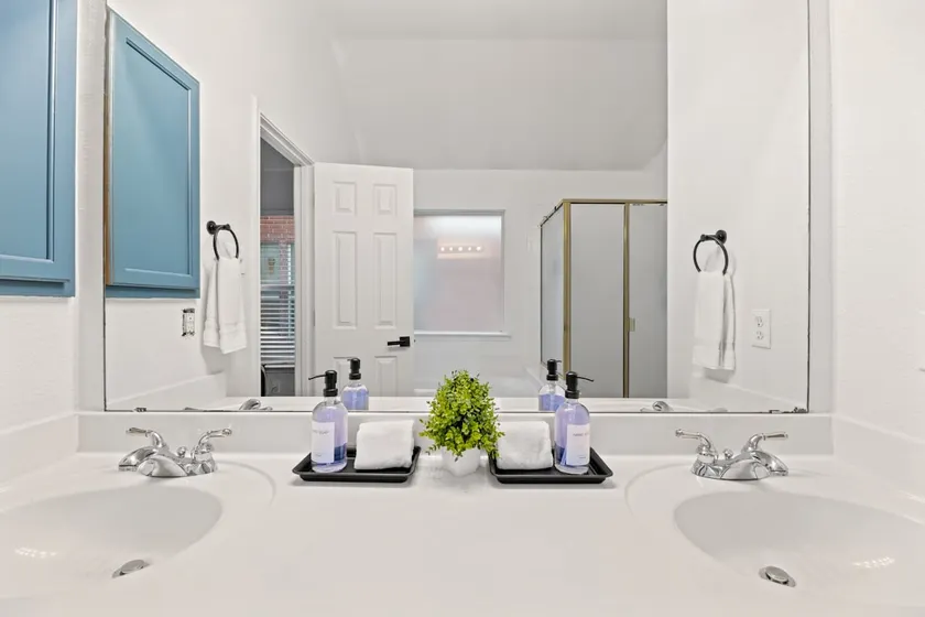 Relaxing 3BR/2BA Oasis - Hot Tub & 5 Beds! - Image 1