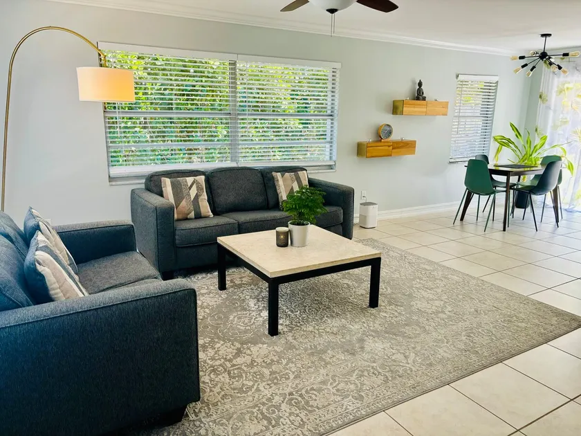 Naples Oasis: Peaceful 3BR House Near Beaches - Image 1
