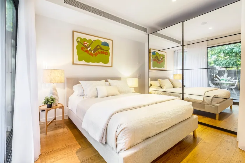 ★★★ SPACIOUS GARDEN GROUND FLOOR APARTMENT - Image 1