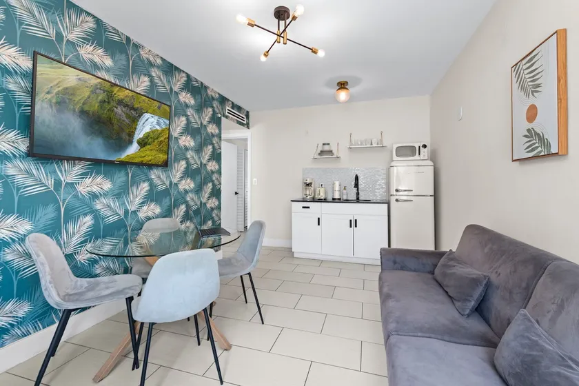 Stylish 2-Bedroom in Miami Beach steps to the sea - Image 1