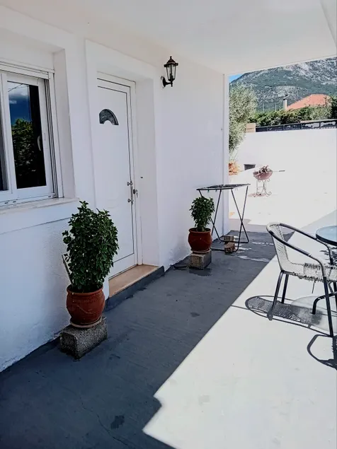 Vouzianas home - Image 1