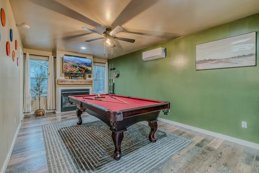 Near Midtown, Views, GameRoom, DiscGolf, Hottub - Image 1