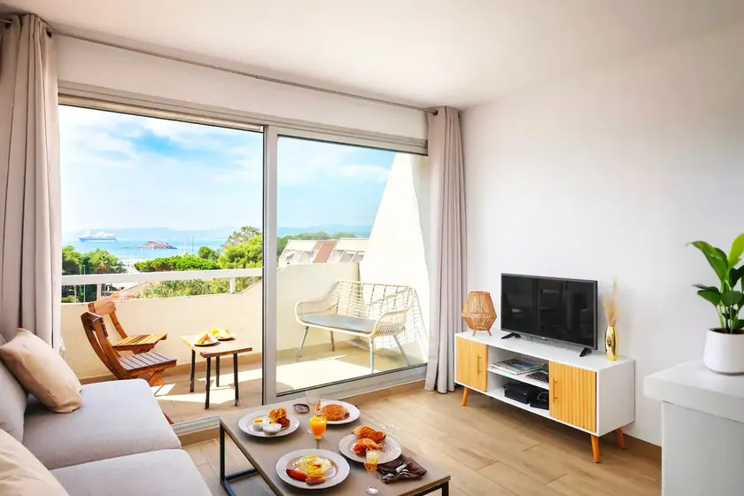 Terrace with sea view｜Air conditioning｜The Panorama ｜Cozy - Image 1