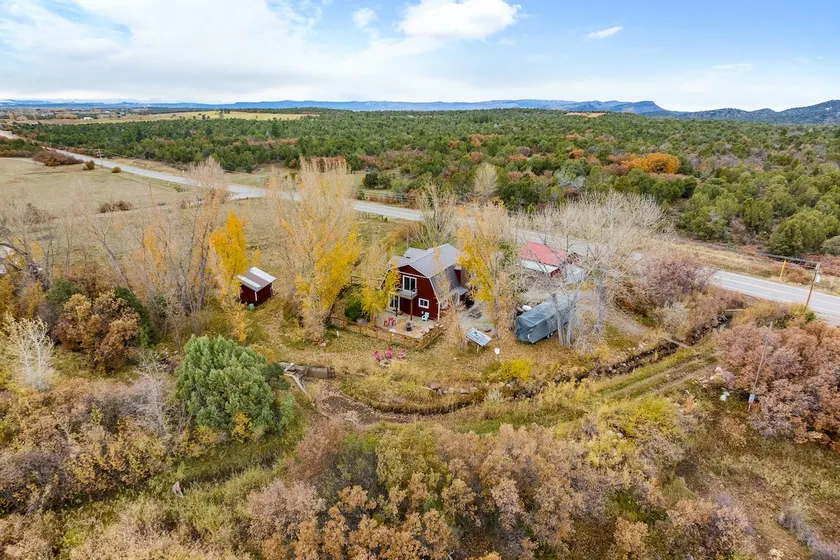 Spacious Farmhouse 3 Acres, Pet Friendly, Durango - Image 1