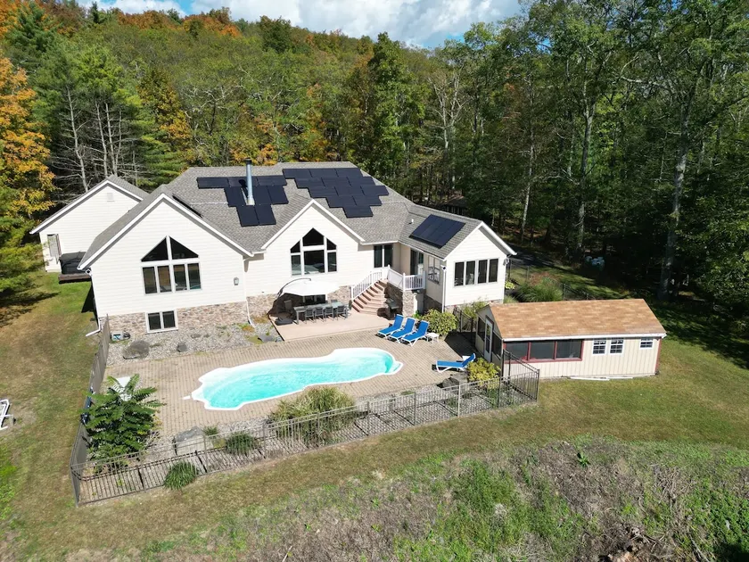 Kingston/Woodstock Oasis: Pool, Hot Tub, Game Room - Image 1