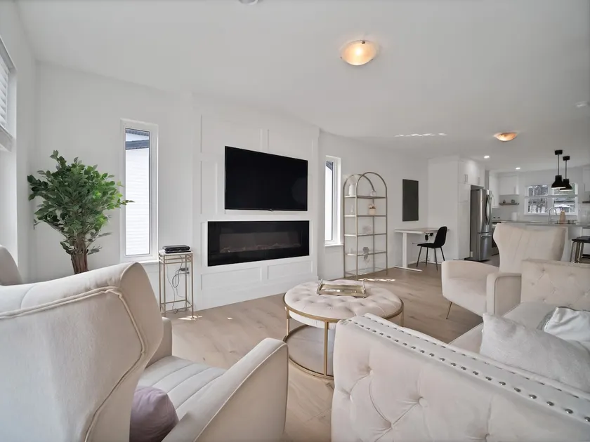 Cheerful, modern 3 -bedroom house - Image 1
