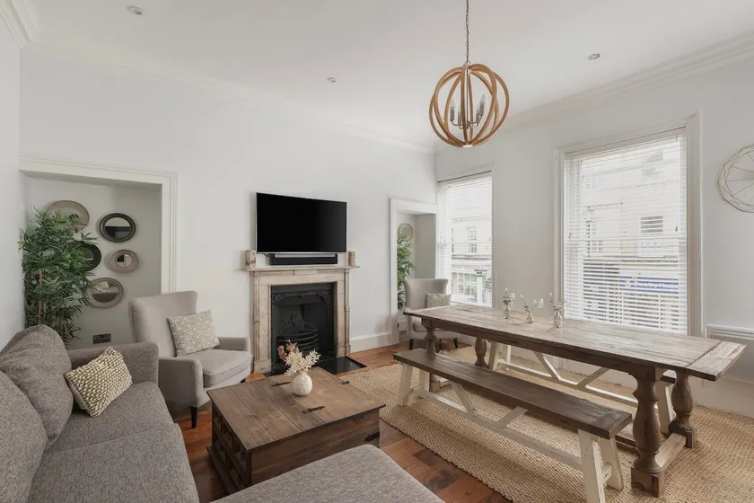 Stunning one bed apartment in central location - Pass the Keys - Image 1