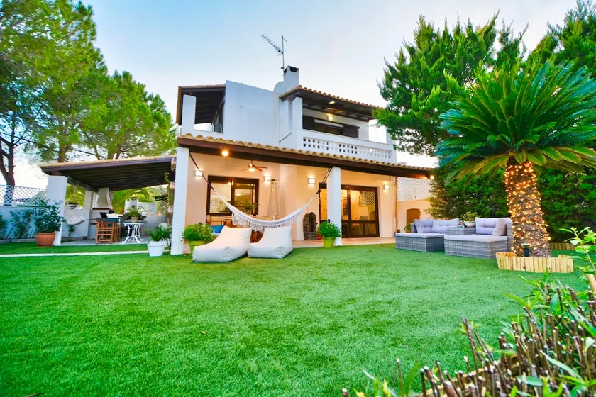 Villasonboard Dock Villa 3 Bed, 3 Bath, Canal, Greek Venice Porto Hydra - Image 1