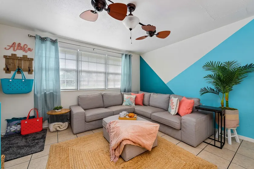 Beachside Villa, FirePit, BBQ Hammock Surfboard - Image 1
