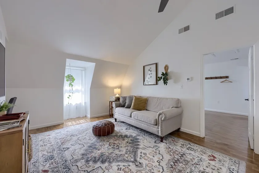Apt. 1 at Witmer Estate, Near Amish Attractions - Image 1