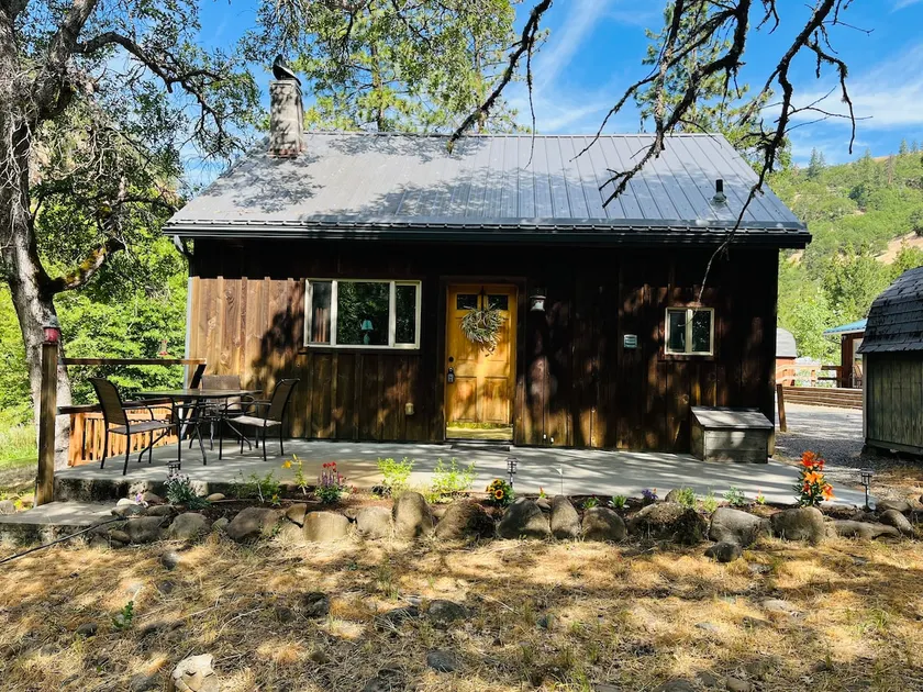 Beautiful Cabin On The Klickitat River - Image 1