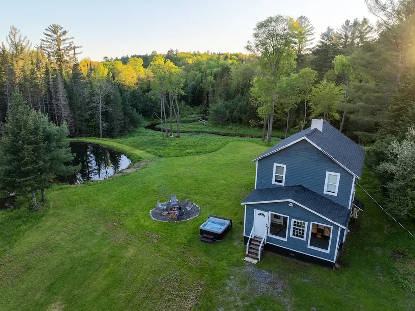 92-Acre Private Retreat w/ Hot Tub, Creek & Pond - Image 1