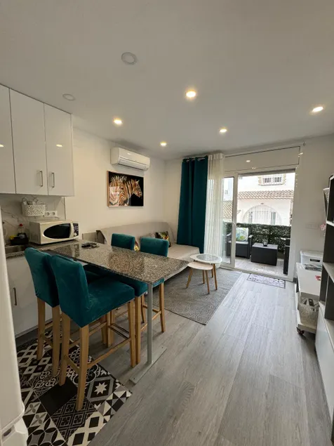 A modern and bright flat in Empuriabrava - Image 1
