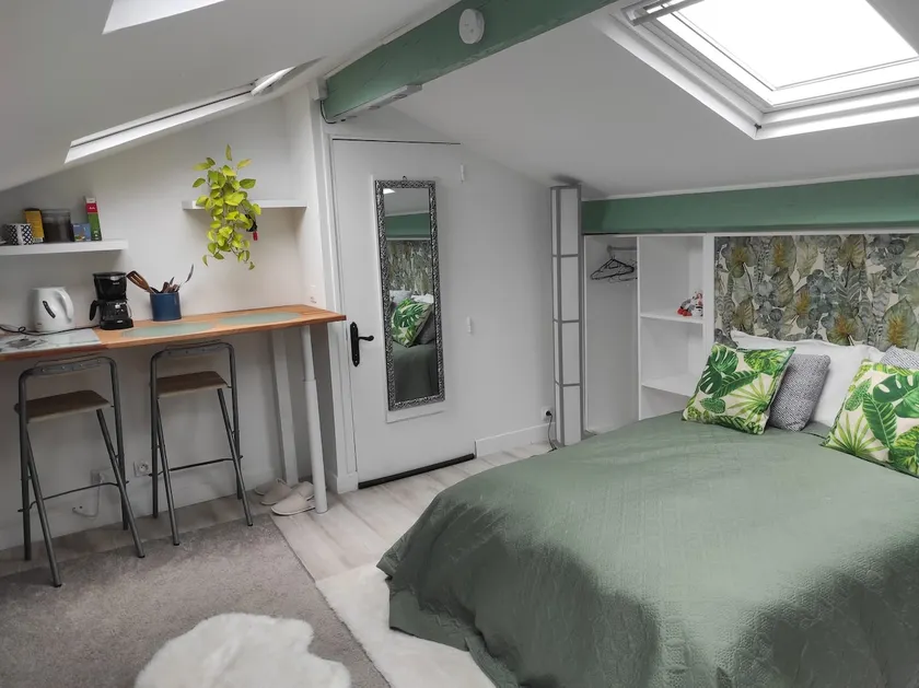 studio near to the bay and beach - Image 1