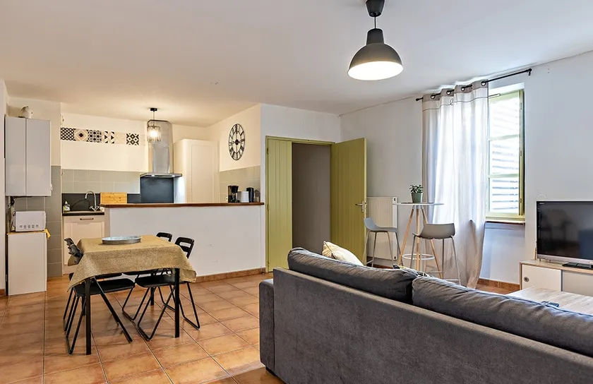 Spacious apartment, quiet, perfect location, Wifi fibre, Netflix Prime Video - Image 1