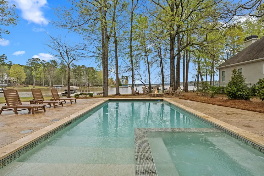 Lakefront with Pool, Hot tub, Pontoon Boat & Movie Theatre - Image 1